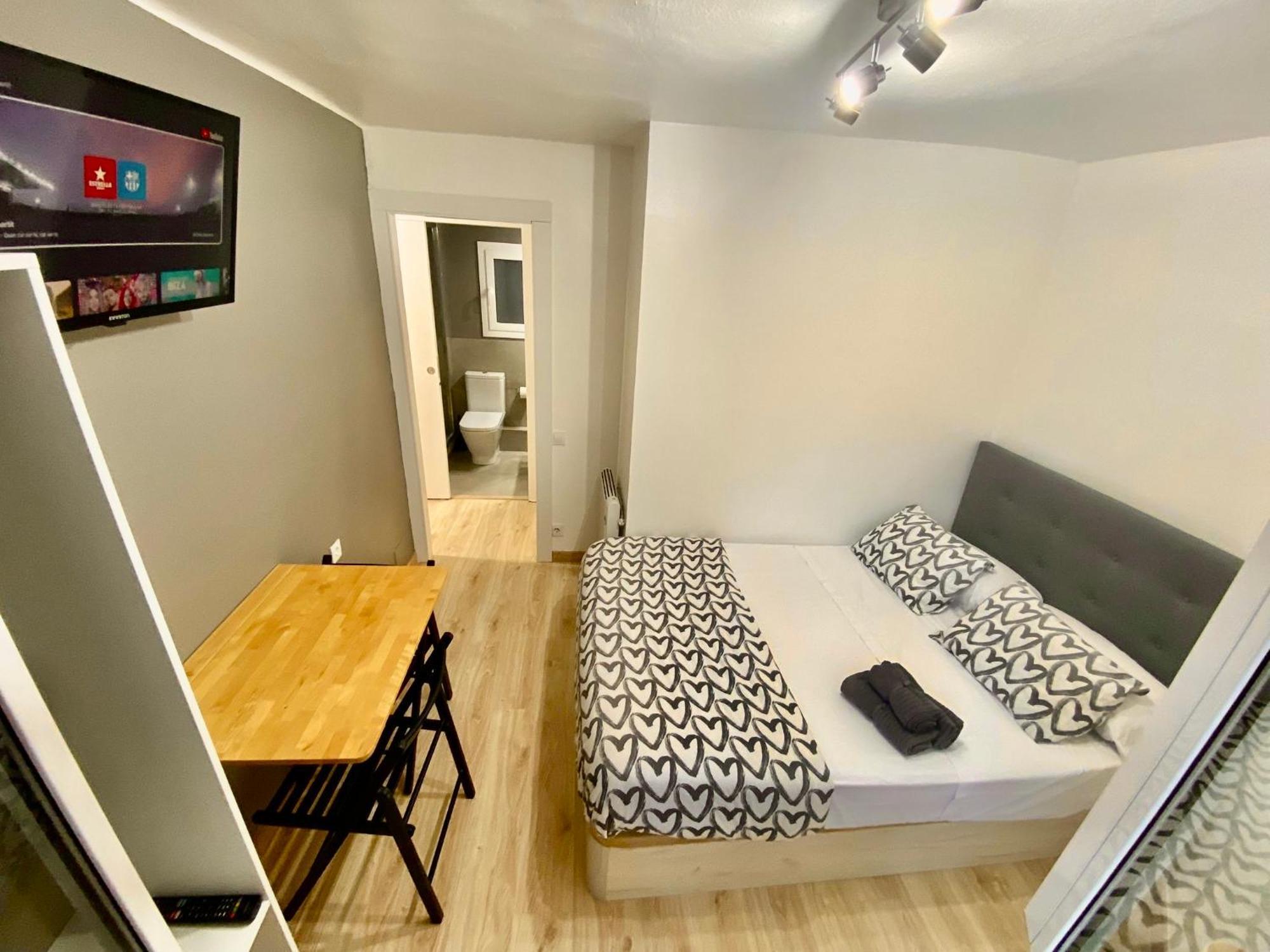 Suites Nuevas Con Bano Privado Frente Al Metro St Mwc Barcelona-Fira L'Hospitalet de Llobregat Exterior foto